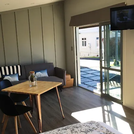 Kohimarama Beach Bed & Breakfast - Style And Privacy In Superb Location